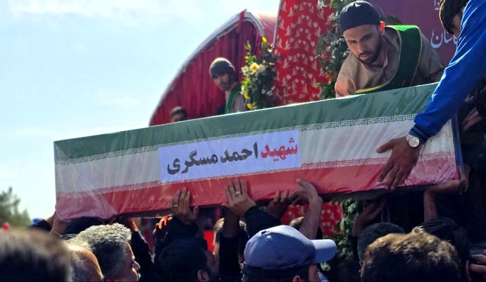 گزارش تصویری تشییع شهدای حملات دشمن امریکایی- صهیونی در کاشان گزارش تصویری تشییع شهدای حملات دشمن امریکایی- صهیونی در کاشان