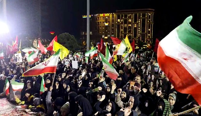 مراسم وداع با کاروان سوم شهدای اقتدار کاشان برگزار شد + عکس مراسم وداع با کاروان سوم شهدای اقتدار کاشان برگزار شد + عکس