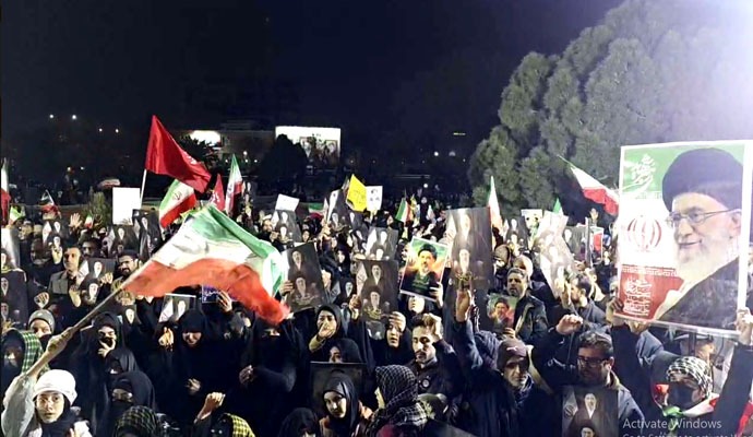 مراسم وداع با کاروان سوم شهدای اقتدار کاشان برگزار شد + عکس مراسم وداع با کاروان سوم شهدای اقتدار کاشان برگزار شد + عکس