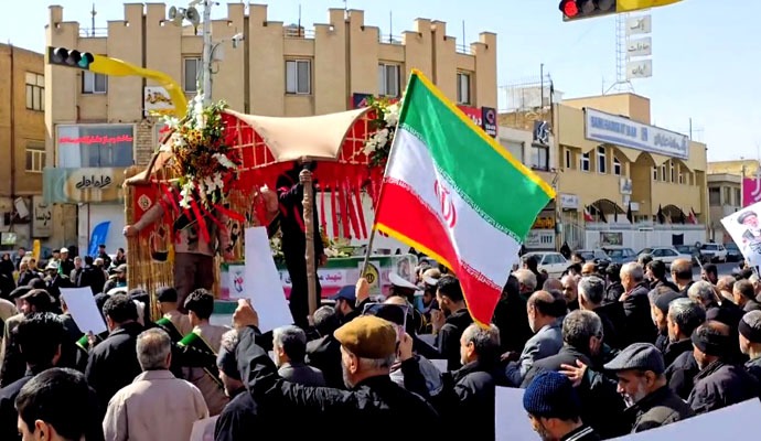 تشییع کاروان سوم شهدای اقتدار کاشان + عکس تشییع کاروان سوم شهدای اقتدار کاشان + عکس