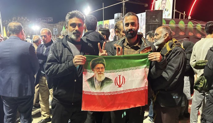 مردم کاشان پای کار انقلاب مردم کاشان پای کار انقلاب
