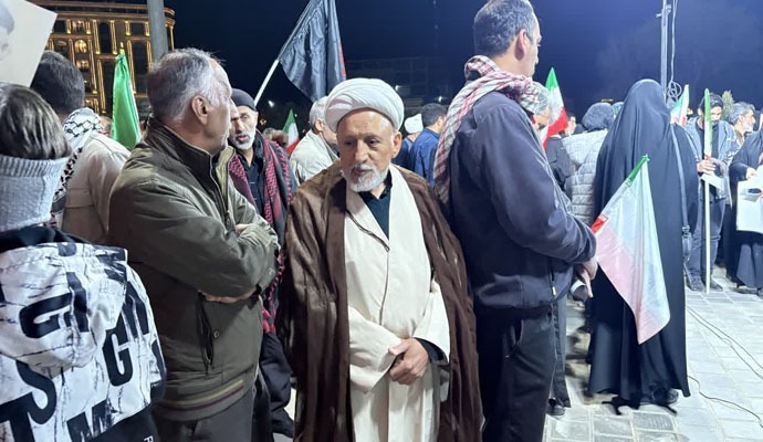 مردم کاشان پای کار انقلاب مردم کاشان پای کار انقلاب