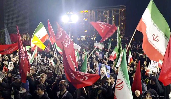 مردم کاشان پای کار انقلاب + عکس مردم کاشان پای کار انقلاب + عکس