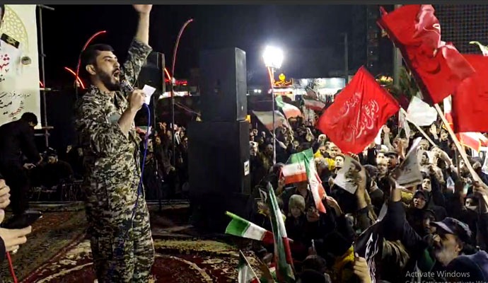 مردم کاشان پای کار انقلاب + عکس مردم کاشان پای کار انقلاب + عکس