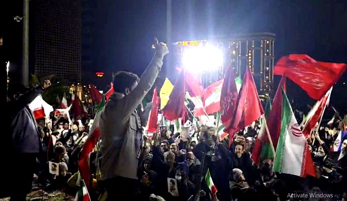 مردم کاشان پای کار انقلاب + عکس مردم کاشان پای کار انقلاب + عکس