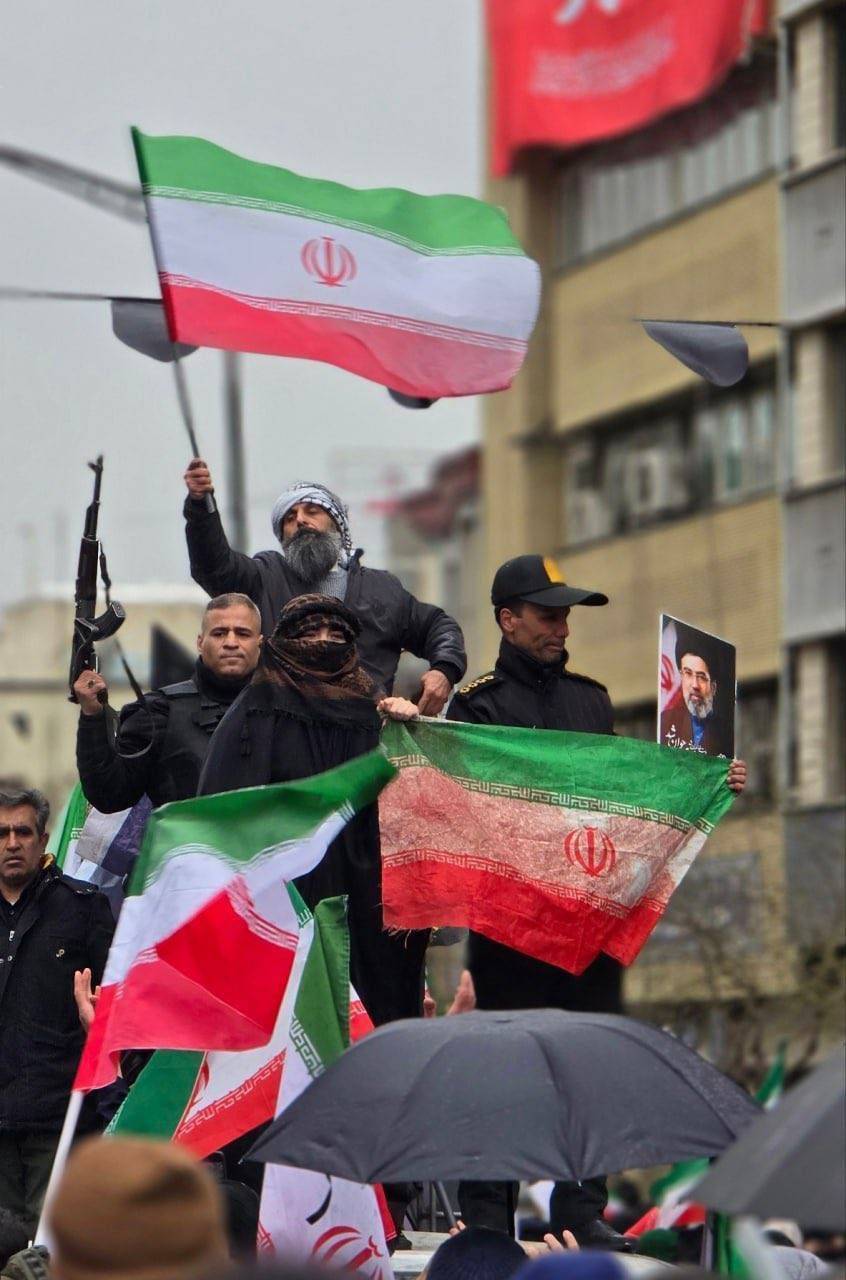 گزارش ویژه از راهپیمایی روز قدس؛ از بیعت علما تا شهادت یک مادر در آغوش پرچم گزارش ویژه از راهپیمایی روز قدس؛ از بیعت علما تا شهادت یک مادر در آغوش پرچم