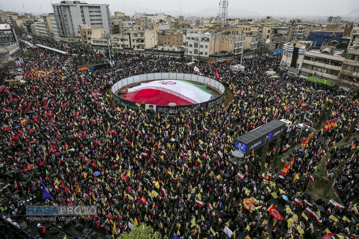 خروش سراسری ملت در روز جهانی قدس ۱۴۰۴؛ پیمان وفاداری با رهبر جدید انقلاب در میانه خاکستر تجاوز و شهادت خروش سراسری ملت در روز جهانی قدس ۱۴۰۴؛ پیمان وفاداری با رهبر جدید انقلاب در میانه خاکستر تجاوز و شهادت