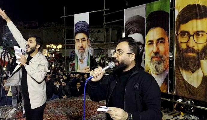 مردم کاشان پای انقلاب/ علمدار ولایت کاشونیا فدایت + عکس مردم کاشان پای انقلاب/ علمدار ولایت کاشونیا فدایت + عکس