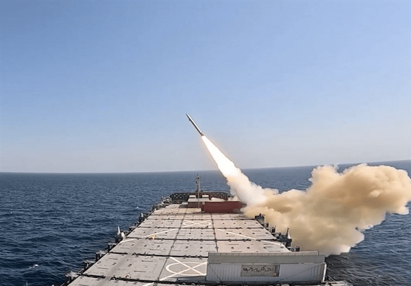 «ناو بالستیکزن» سپاه را بیشتر بشناسید «ناو بالستیکزن» سپاه را بیشتر بشناسید