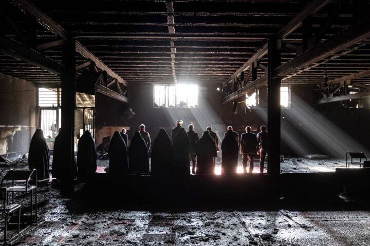 روایت تصویری «مسجد سوخته»؛ ردِ فداکاری بر فرش ماندگار شد! روایت تصویری «مسجد سوخته»؛ ردِ فداکاری بر فرش ماندگار شد!