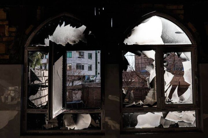 روایت تصویری «مسجد سوخته»؛ ردِ فداکاری بر فرش ماندگار شد! روایت تصویری «مسجد سوخته»؛ ردِ فداکاری بر فرش ماندگار شد!