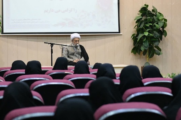 برگزاری همایش تجلیل از اساتید حوزه علمیه خواهران شیراز