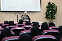 اساتید حوزه علمیه خواهران در مسائل سیاسی اجتماعی اثرگذار باشند