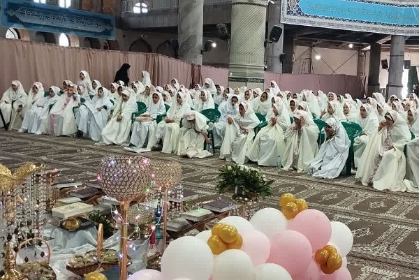 جشن تکلیف ۲۰۰ دانش آموز دختر مرودشتی به همت طلاب خواهر برگزار شد جشن تکلیف ۲۰۰ دانش آموز دختر مرودشتی به همت طلاب خواهر برگزار شد