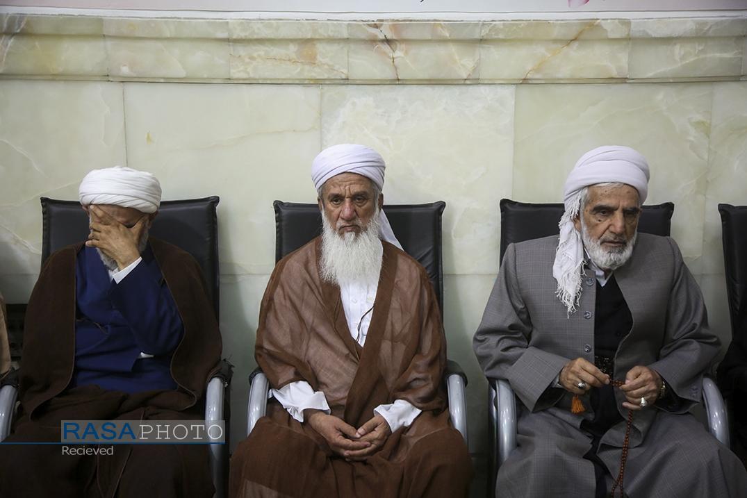مراسم بزرگداشت جان‌باختگان حادثه بندر شهید رجایی در حرم حضرت معصومه(س) برگزار شد