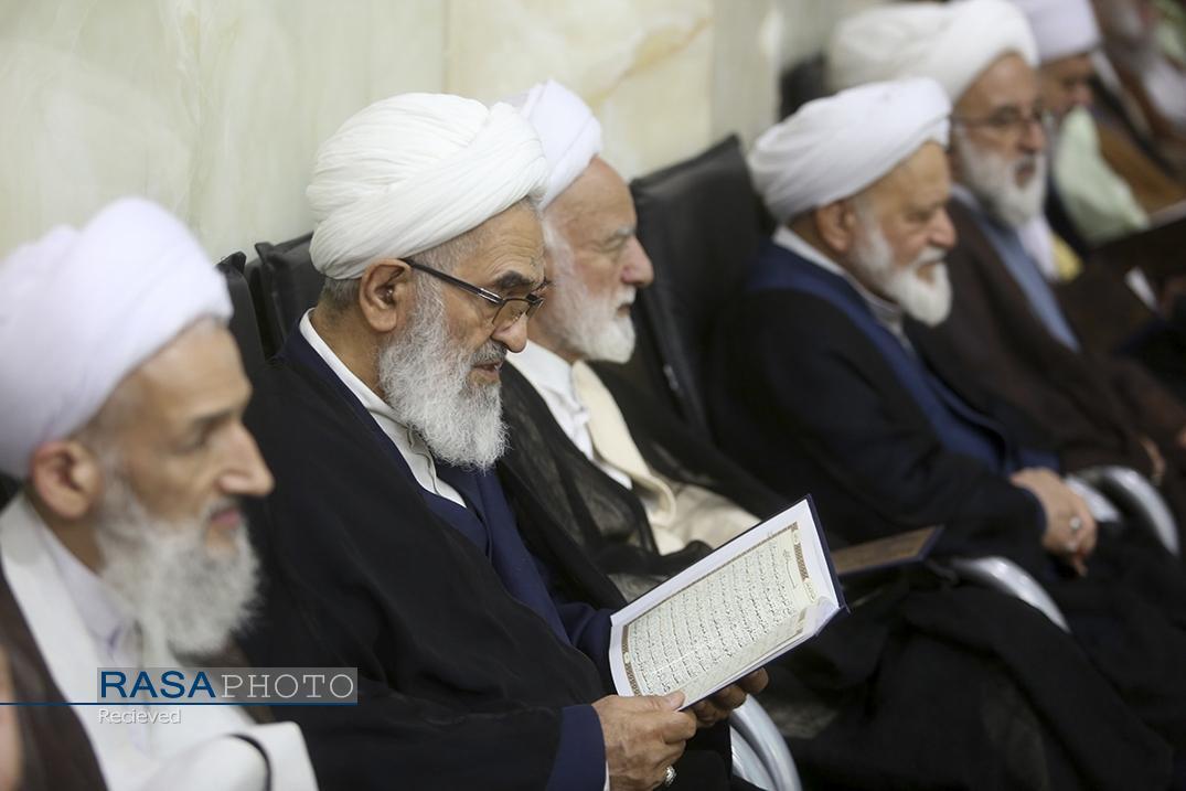 مراسم بزرگداشت جان‌باختگان حادثه بندر شهید رجایی در حرم حضرت معصومه(س) برگزار شد