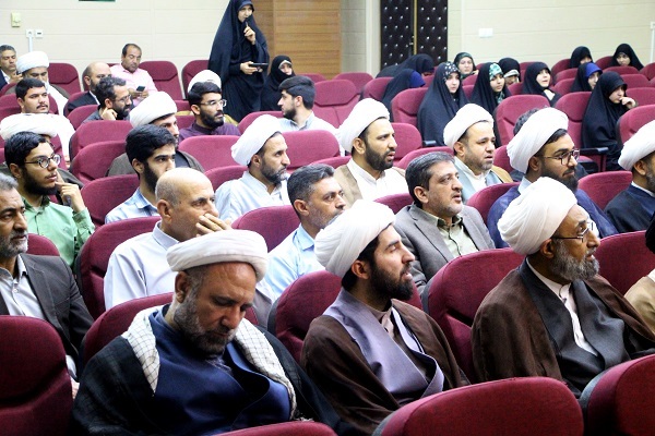 تاکید حوزویان فارس بر اشاعه منشور رهبر انقلاب در حوزه علمیه تاکید حوزویان فارس بر اشاعه منشور رهبر انقلاب در حوزه علمیه