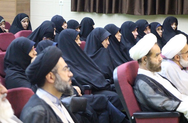 تاکید حوزویان فارس بر اشاعه منشور رهبر انقلاب در حوزه علمیه تاکید حوزویان فارس بر اشاعه منشور رهبر انقلاب در حوزه علمیه