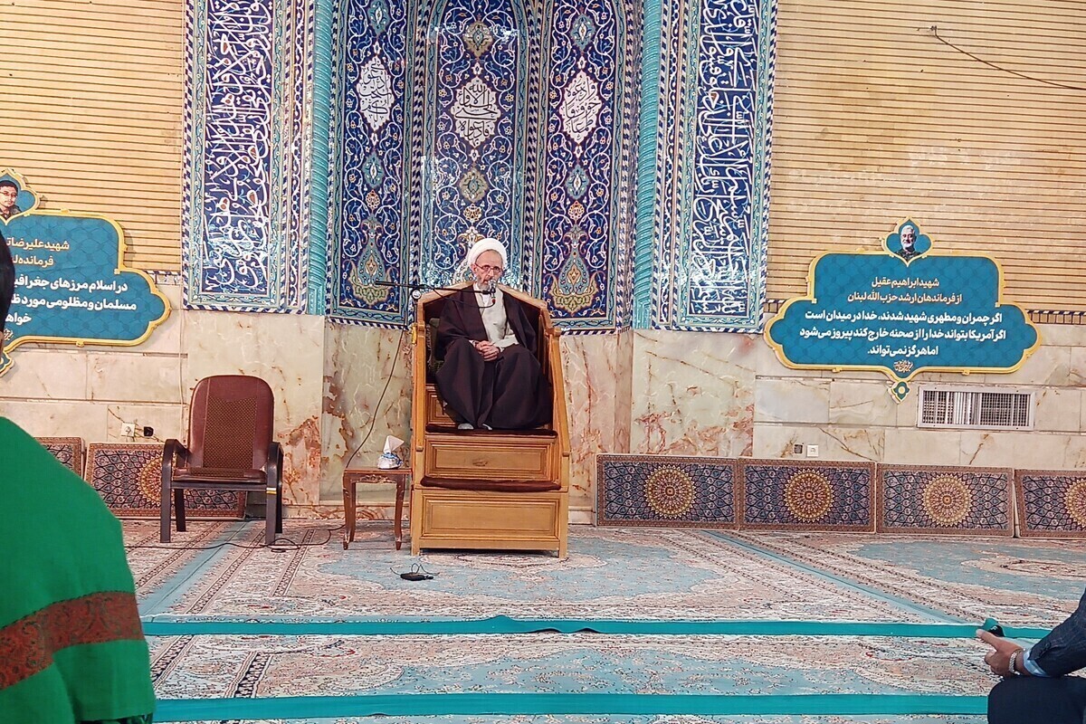 ایمان با عمل به کمال میرسد