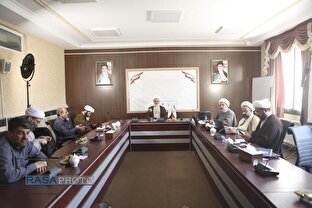 گزارشی از نشست تحلیل و بررسی پیام رهبر انقلاب به همایش ملی صدمین سال بازتأسیس حوزه