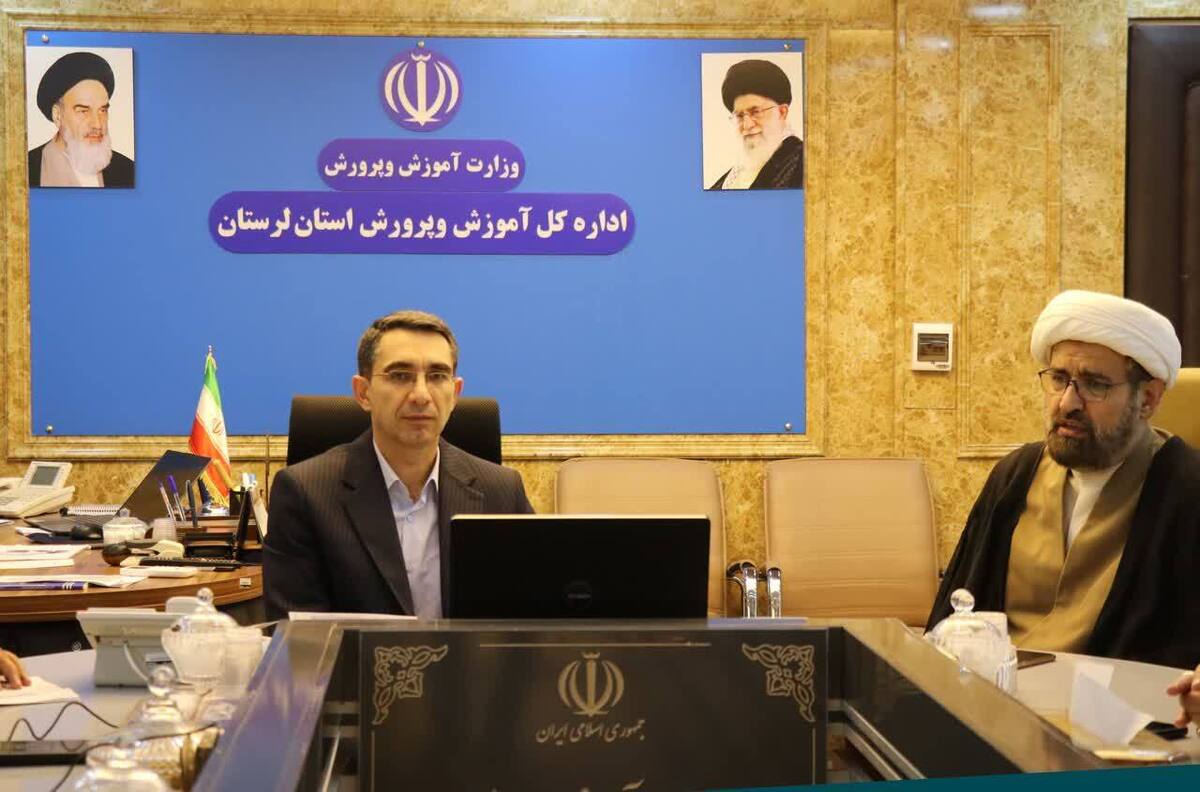حضور روحانیت در مدارس فرصتی برای تقویت هویت دینی دانشآموزان است