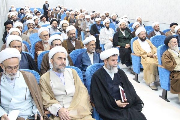 حوزه علمیه فارس در تبیین و اجرایی شدن منشور رهبر انقلاب پیشگام شد