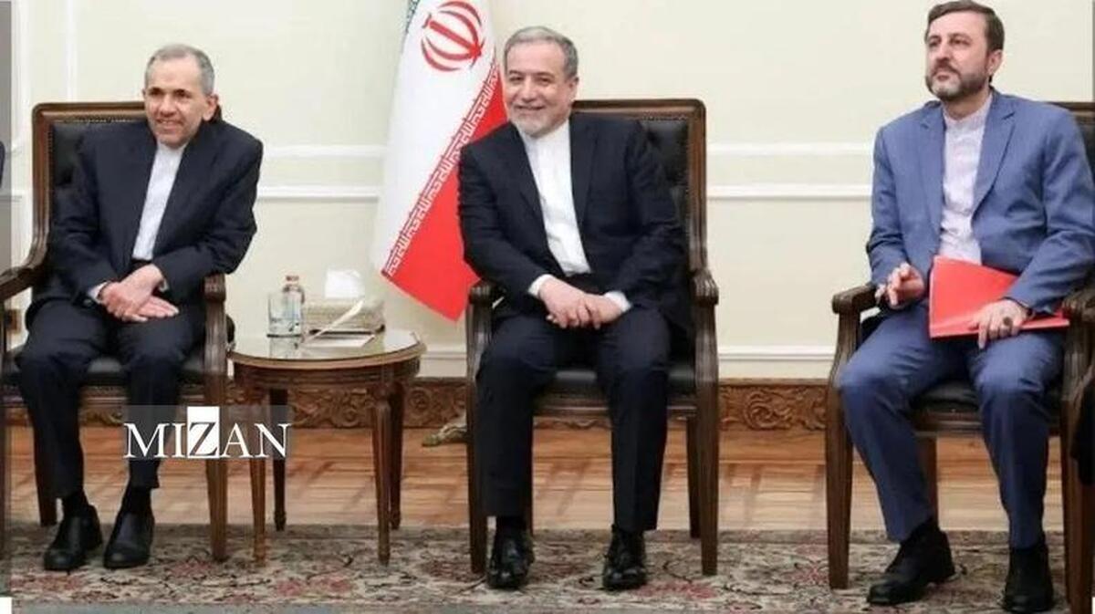 نشست تخت روانچی و غریبآبادی با مدیران سیاسی تروئیکای اروپا در استانبول