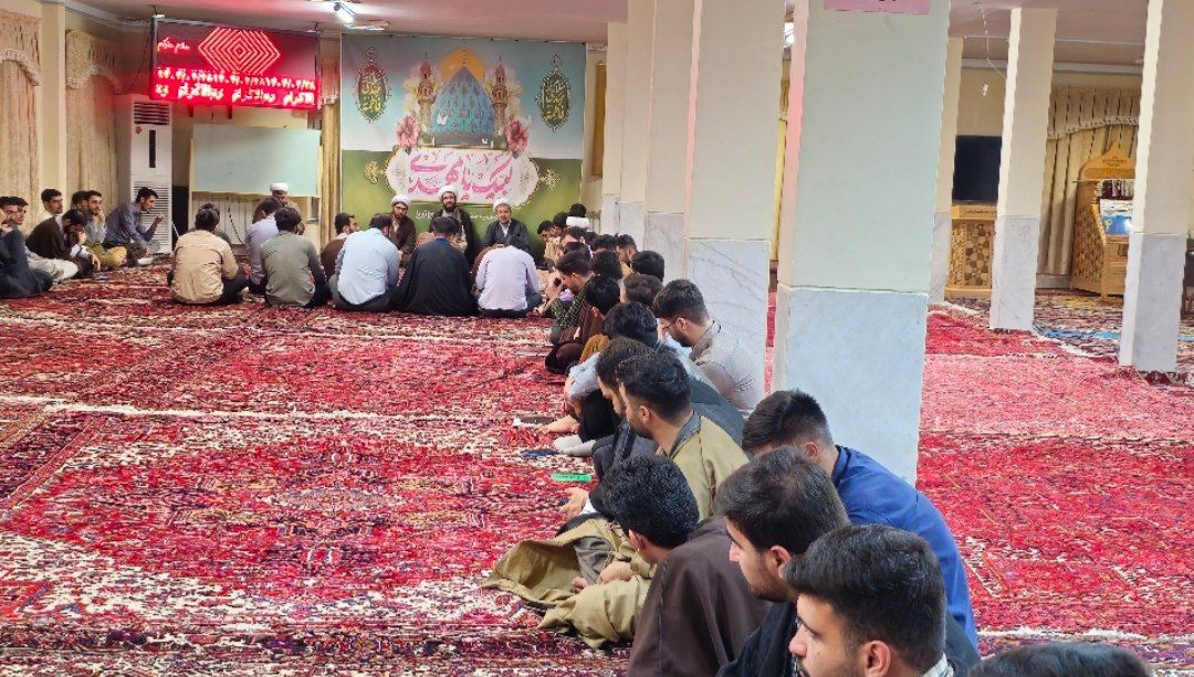 برگزاری جلسه هم‌اندیشی طلاب و مدیر حوزه علمیه حضرت ولیعصر (عج) تبریز