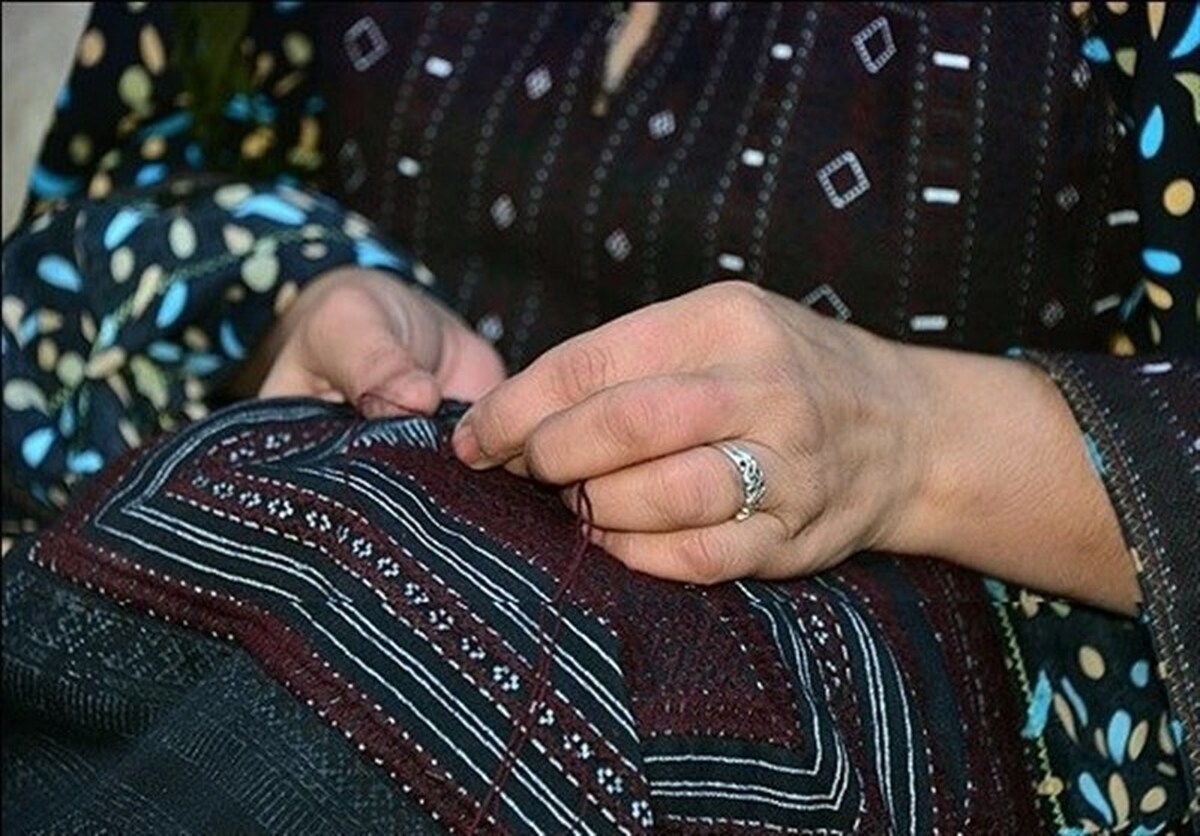 هنرمندی که نفسهایش وابسته به پریز برق است