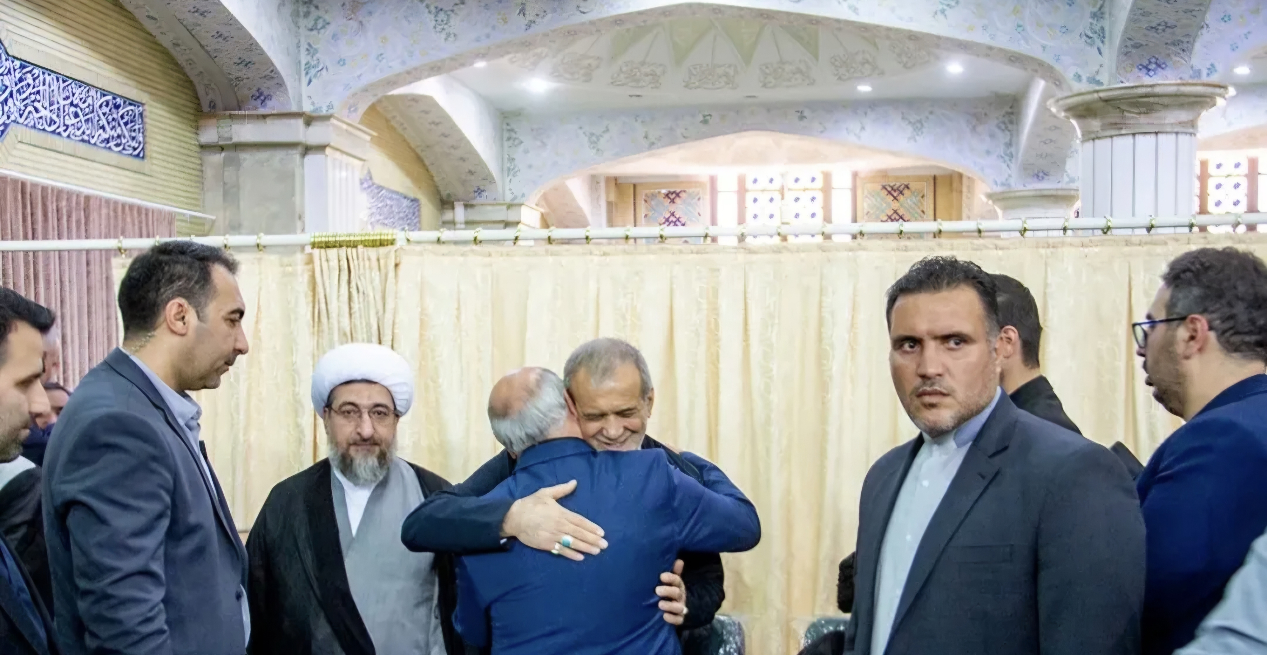در حال بروز رسانی تبریز میزبان حماسه‌ای از اشک و افتخار / تجلیل از مکتب شهیدان خدمت در مصلی امام خمینی(ره)