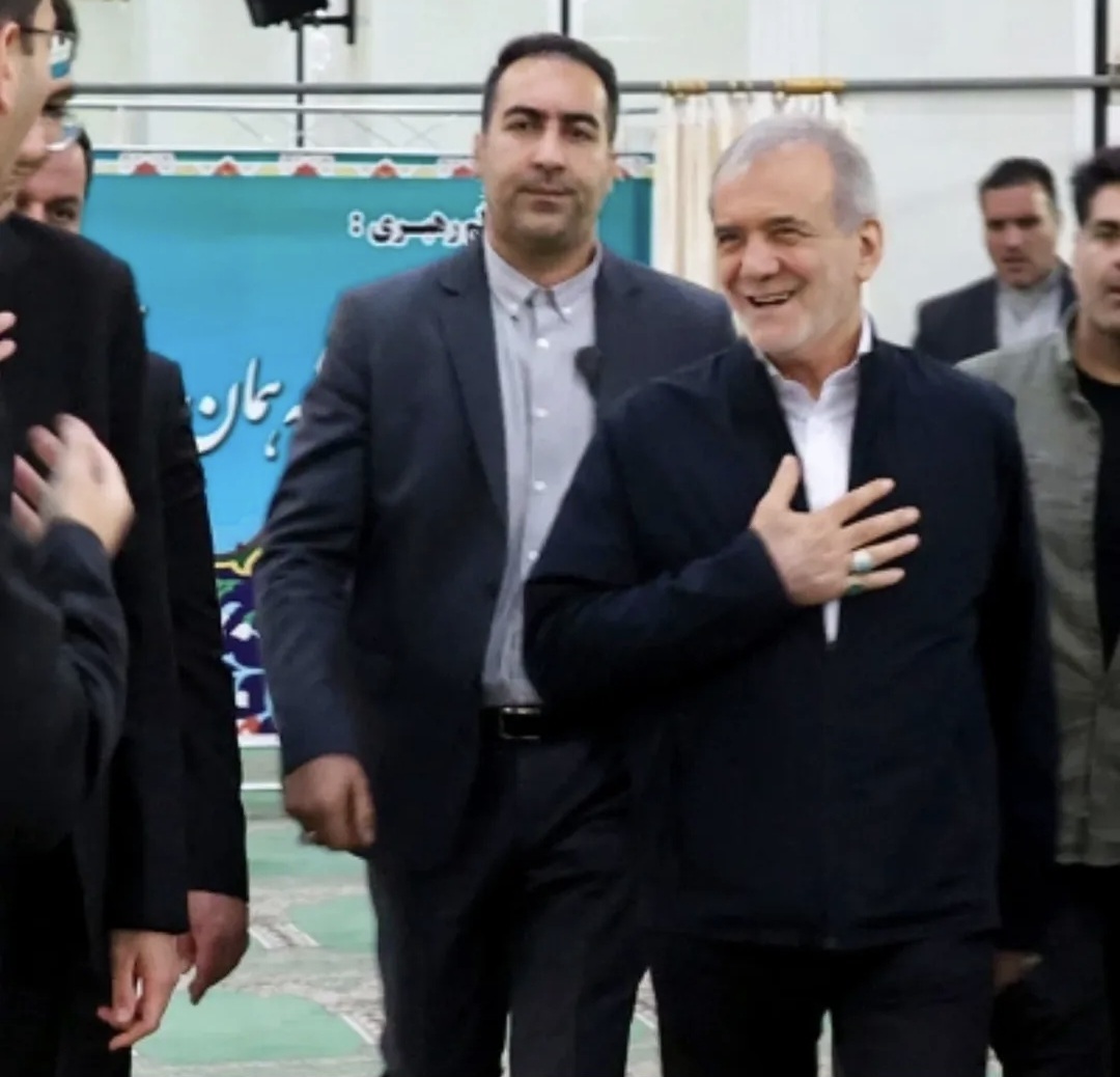 در حال بروز رسانی تبریز میزبان حماسه‌ای از اشک و افتخار / تجلیل از مکتب شهیدان خدمت در مصلی امام خمینی(ره)