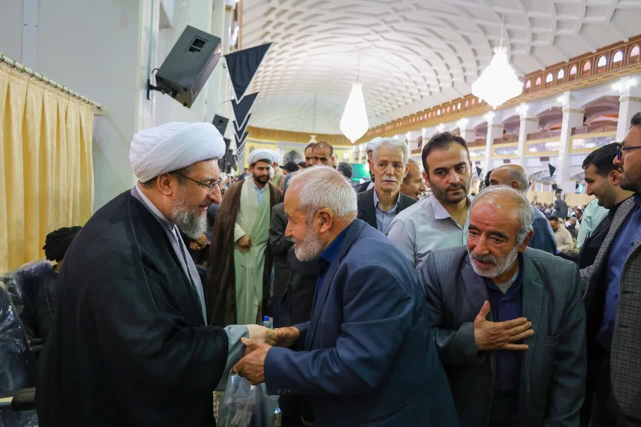 در حال بروز رسانی تبریز میزبان حماسه‌ای از اشک و افتخار / تجلیل از مکتب شهیدان خدمت در مصلی امام خمینی(ره)