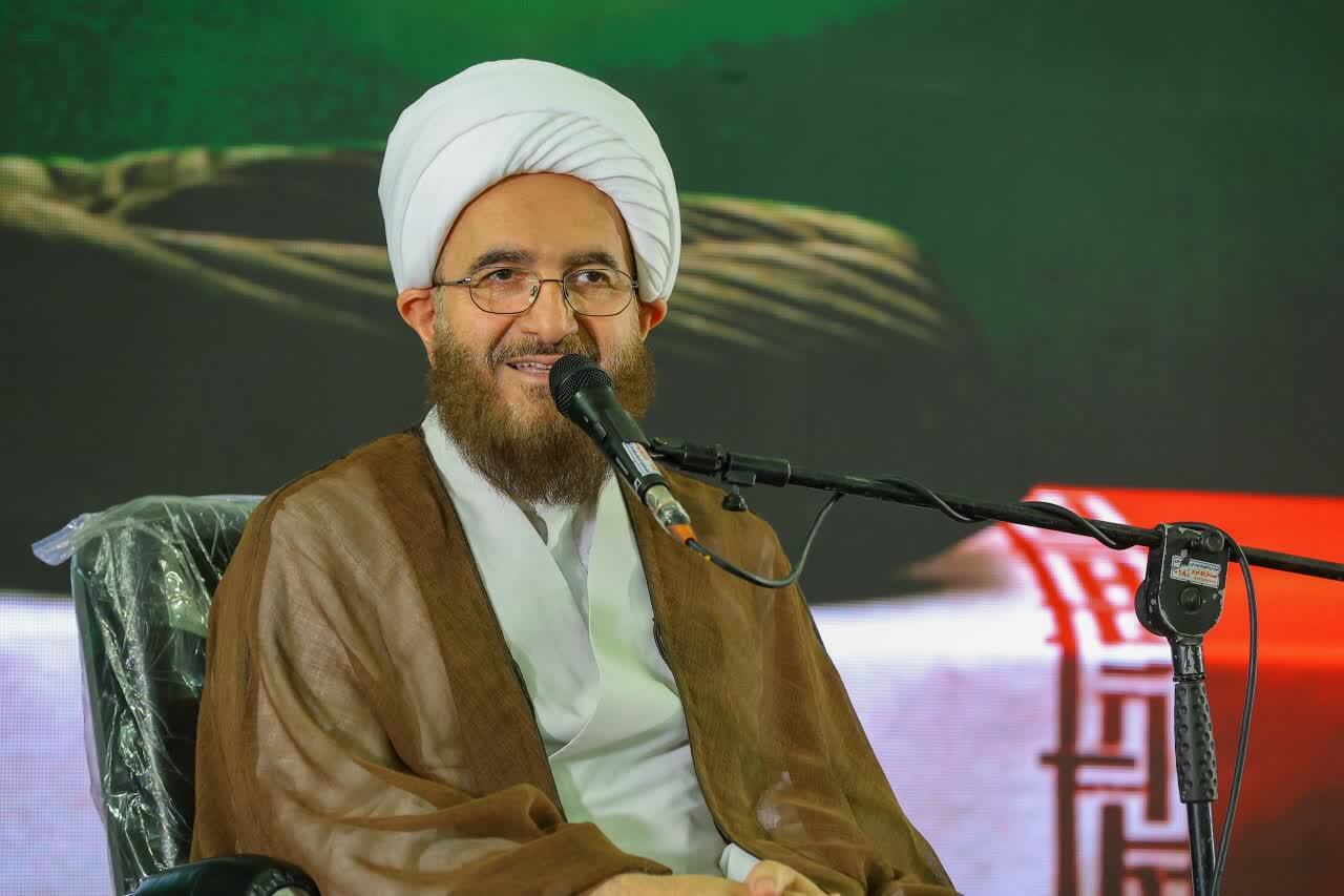 در حال بروز رسانی تبریز میزبان حماسه‌ای از اشک و افتخار / تجلیل از مکتب شهیدان خدمت در مصلی امام خمینی(ره)