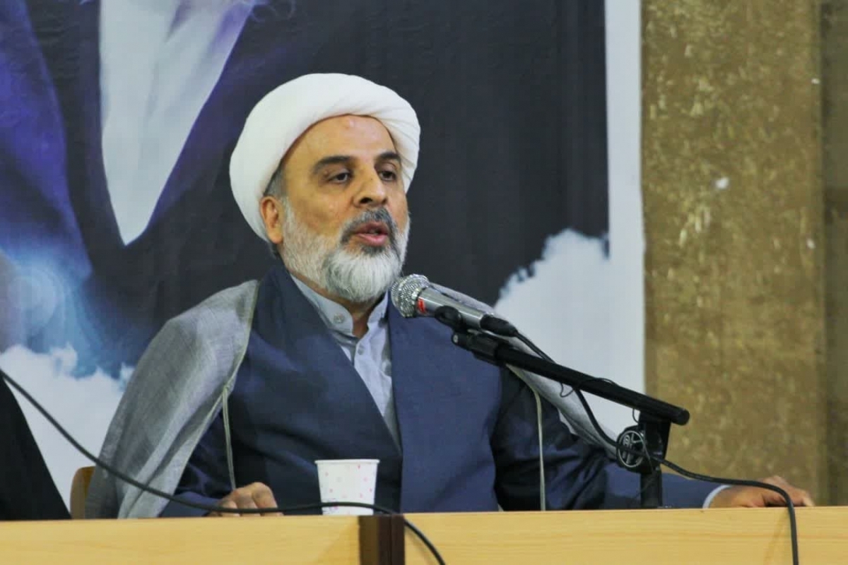 وجه تمایز امامین انقلاب با دیگر رهبران جهان تسلط بر مبانی معرفتی است