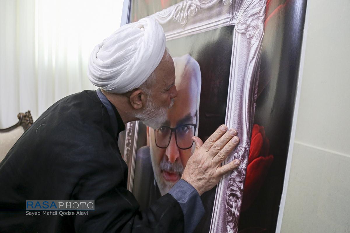 حضور آیت الله محمدی عراقی در منزل سردار شهید اسماعیل شاکری