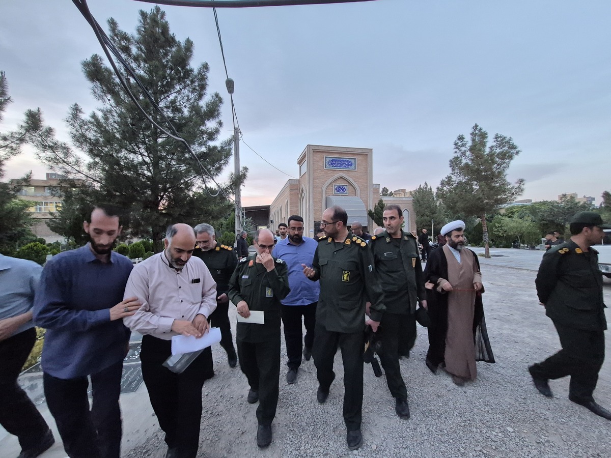 گفتوگوی فرمانده سپاه عاشورا با اهالی شنبغازان تبریز+ تصاویر