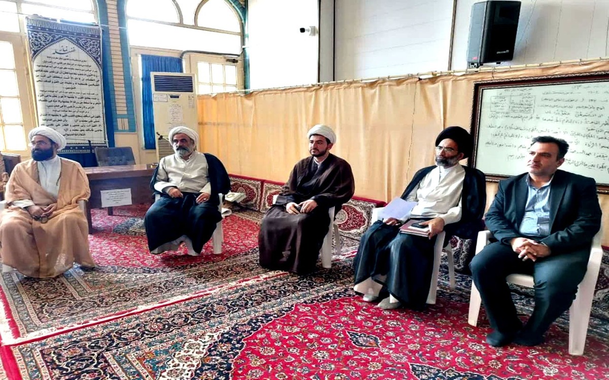 برای ترویج اقامه نماز از ظرفت هنر و رسانه استفاده شود