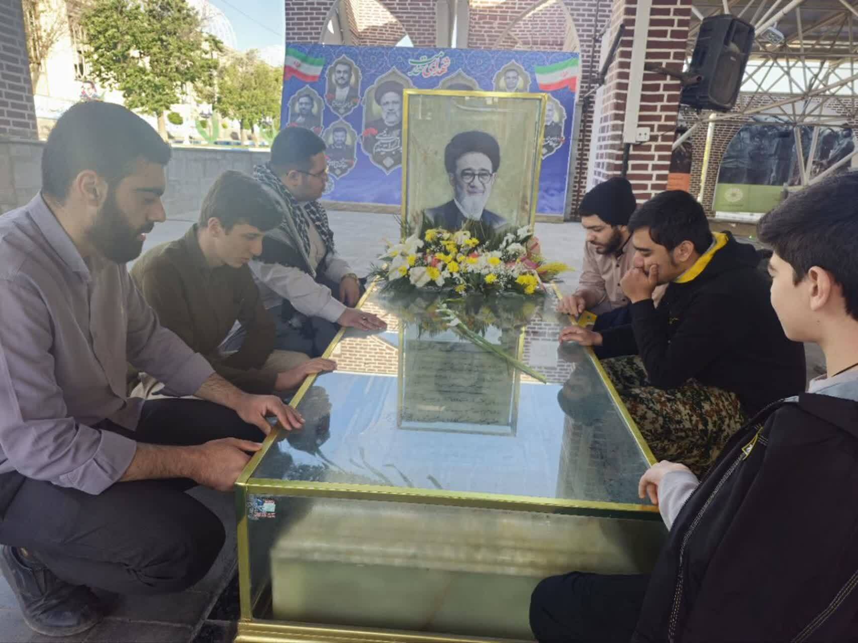 اردوی یک‌روزه طلاب مرند به یاد شهدای خدمت برگزار شد