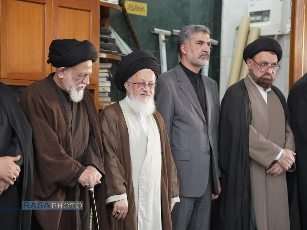 مراسم بزرگداشت شهدای حوادث اخیر توسط دفتر مقام معظم رهبری در نجف اشرف