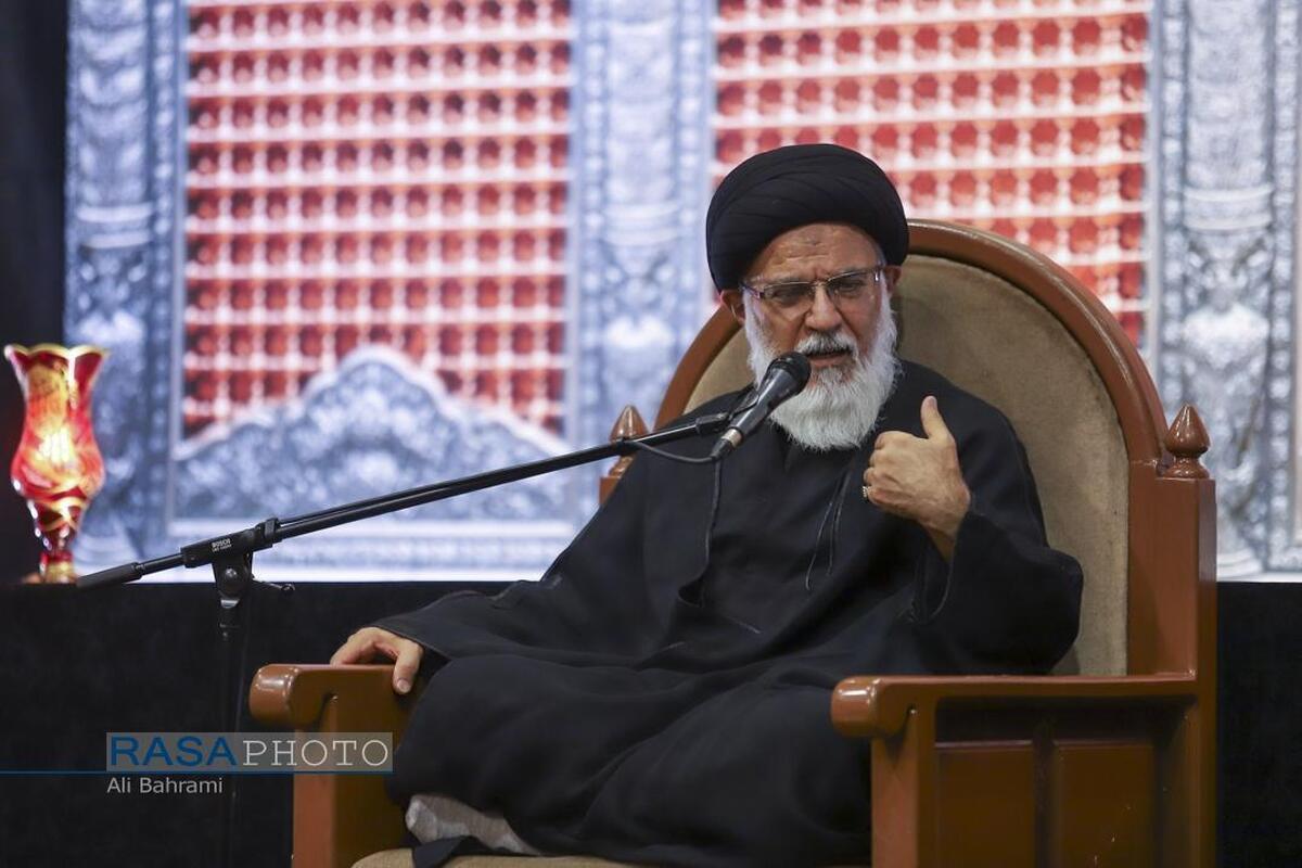 اشک بر سیدالشهدا انسان را مطهر میسازد