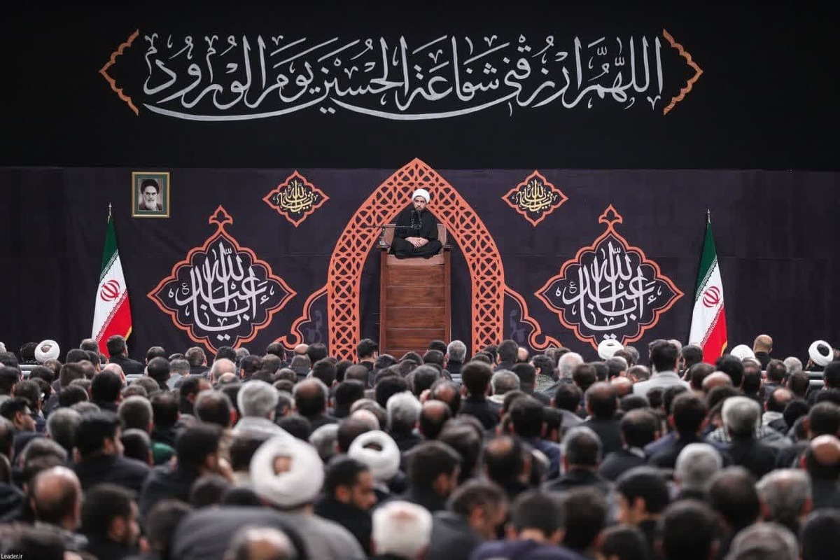 عزاداری شب هشتم محرم و توسل به حضرت علی اکبر در حسینیه امام خمینی