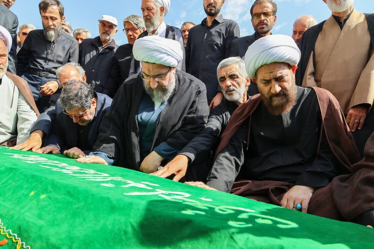 اقامه نماز بر پیکر سردار رشید اسلام حاج کریم حرمتی توسط امام جمعه تبریز+ تصاویر