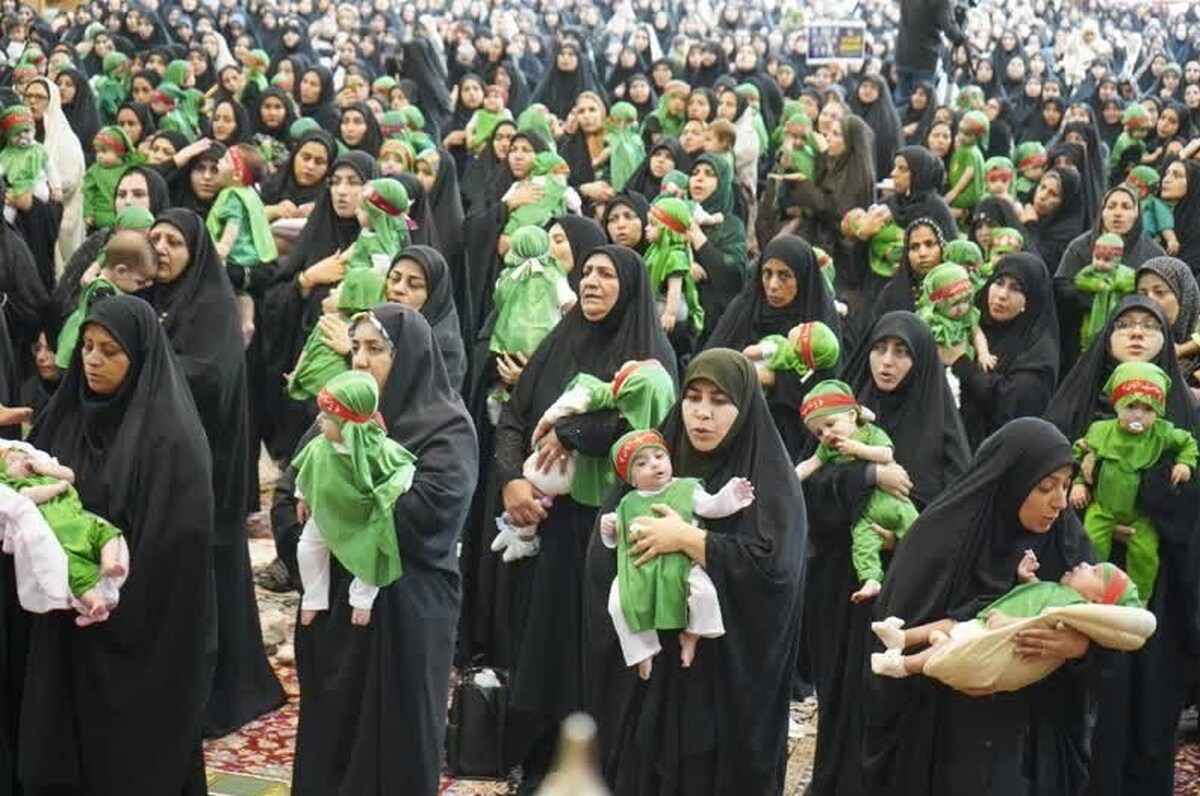 همایش شیرخوارگان حسینی در حرم مطهر شاهچراغ شیراز برگزار شد