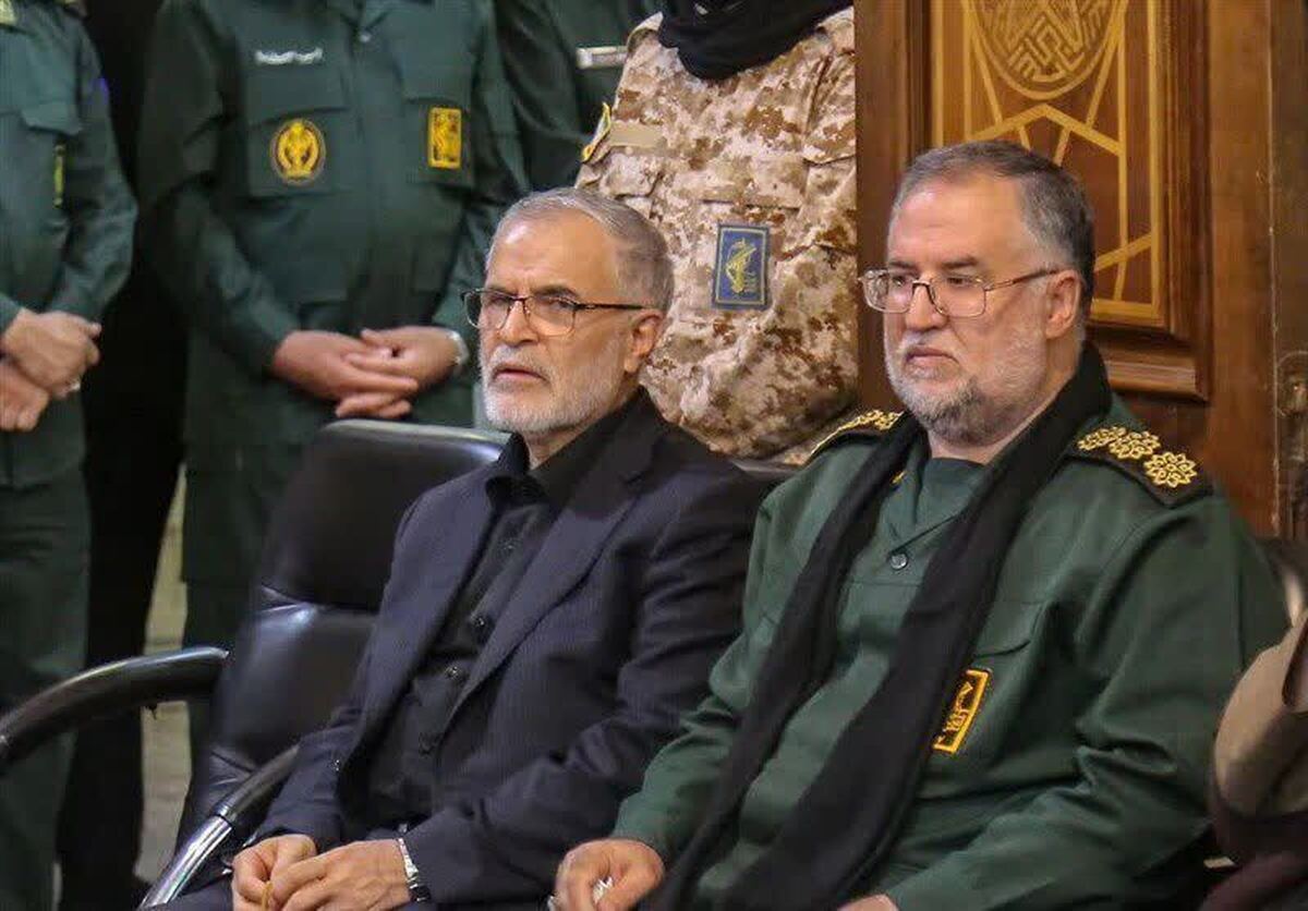دیدار معاون امنیتی وزیر کشور با خانواده‌های شهدای جنگ تحمیلی ۱۲ روزه در تبریز