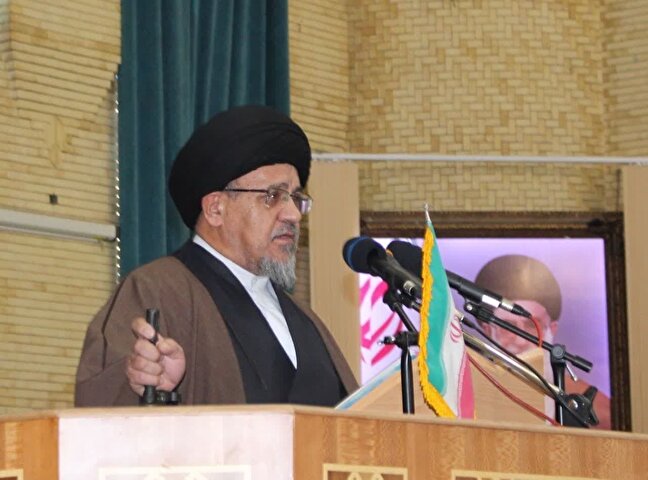 انتقاد آیت الله بنابی از وضعیت نابسامان آب و برق در جامعه