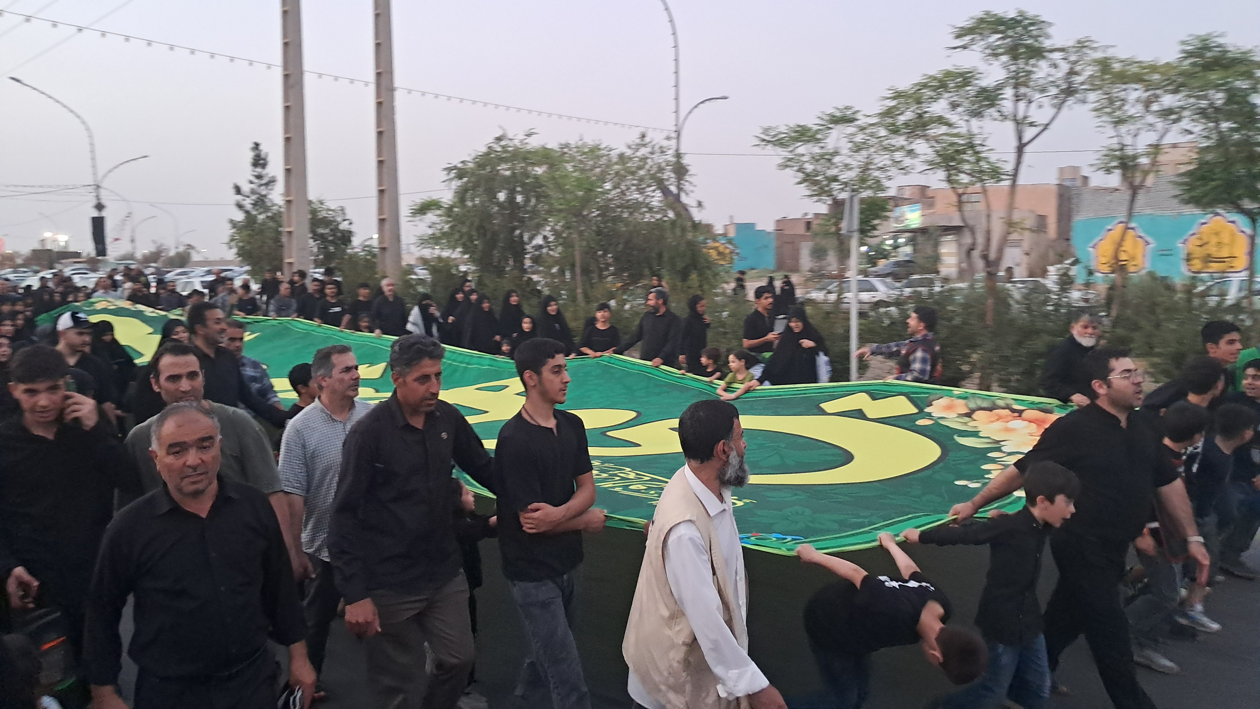 راهپیمایی باشکوه جاماندگان اربعین از حرم حضرت معصومه تا مسجد جمکران/ م