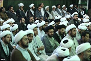 چالش‌ها و راهکارهای روحانیت برای جذب دل‌ها و نورانی‌کردن جامعه