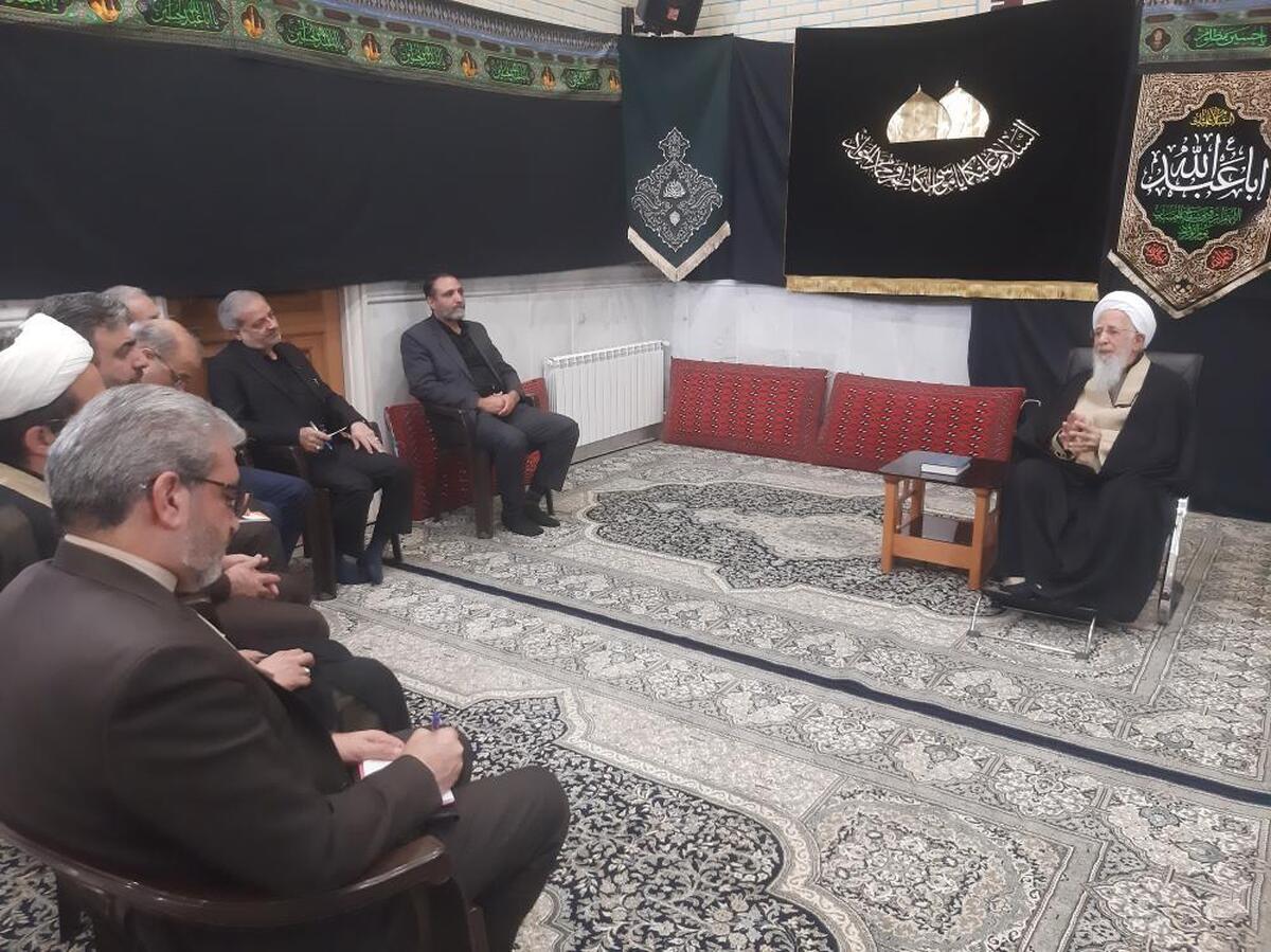 علم‌آموزی فریضه الهی است/ اهل‌بیت معلمان حقیقی جامعه هستند
