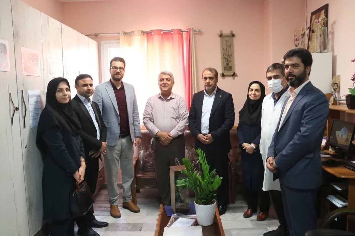 از پزشک آزاده کاشانی تجلیل شد