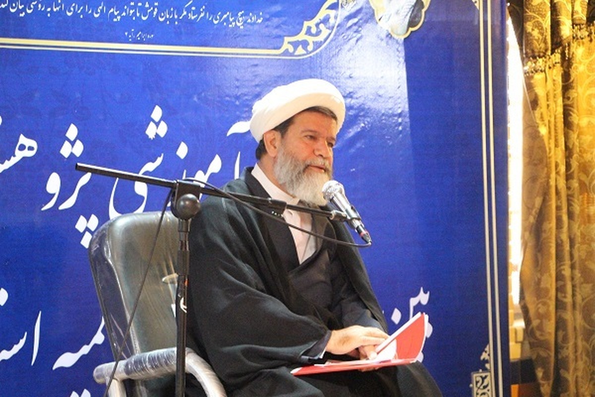 مبارزه با استعمار بخشی از هویت تاریخی حوزه علمیه است